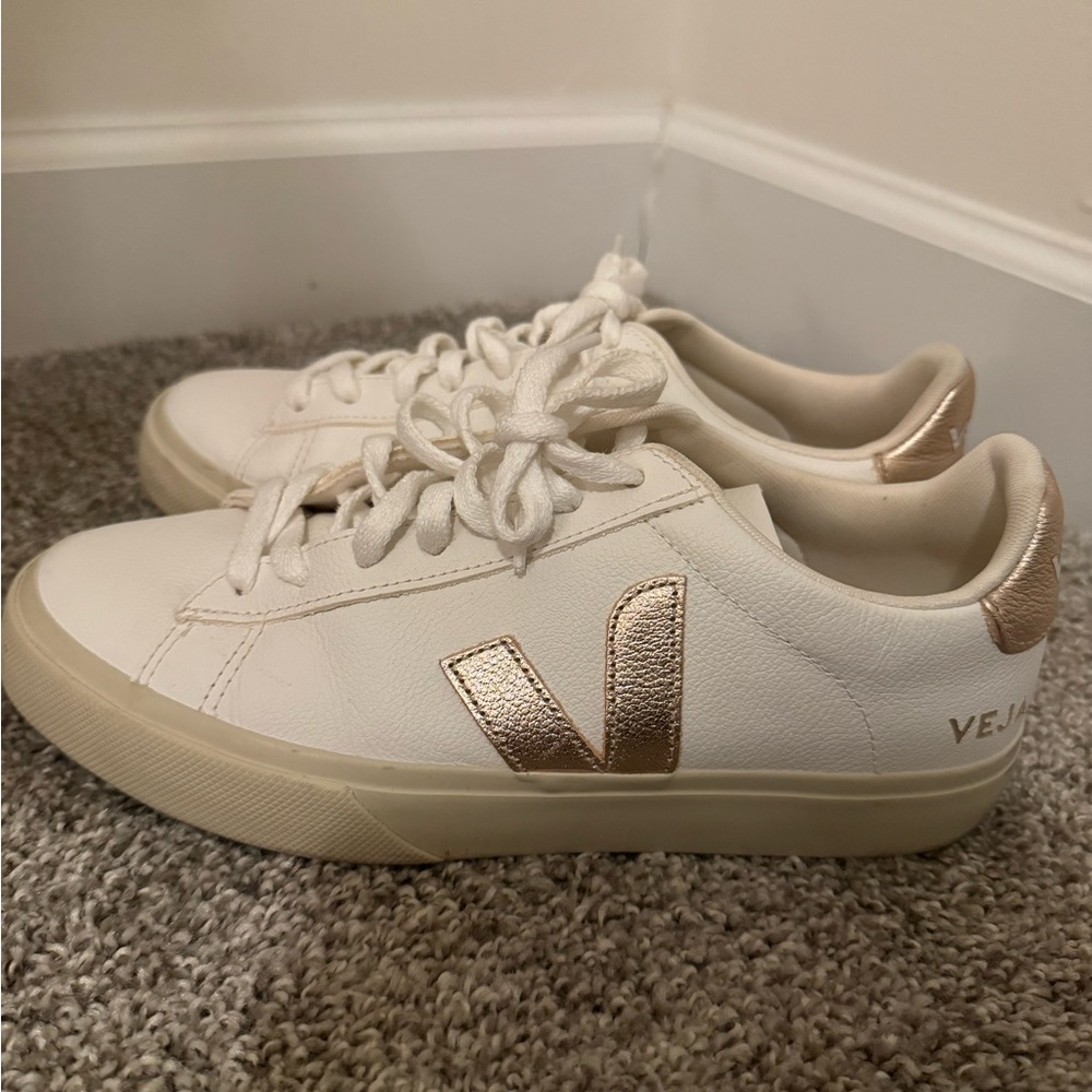 Veja Campo - White and Gold